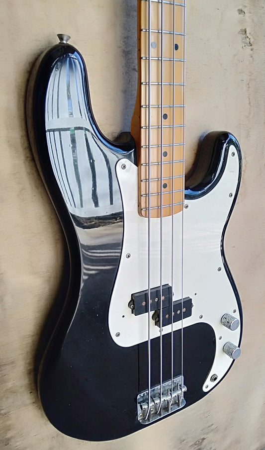 Fender P bass. 1988