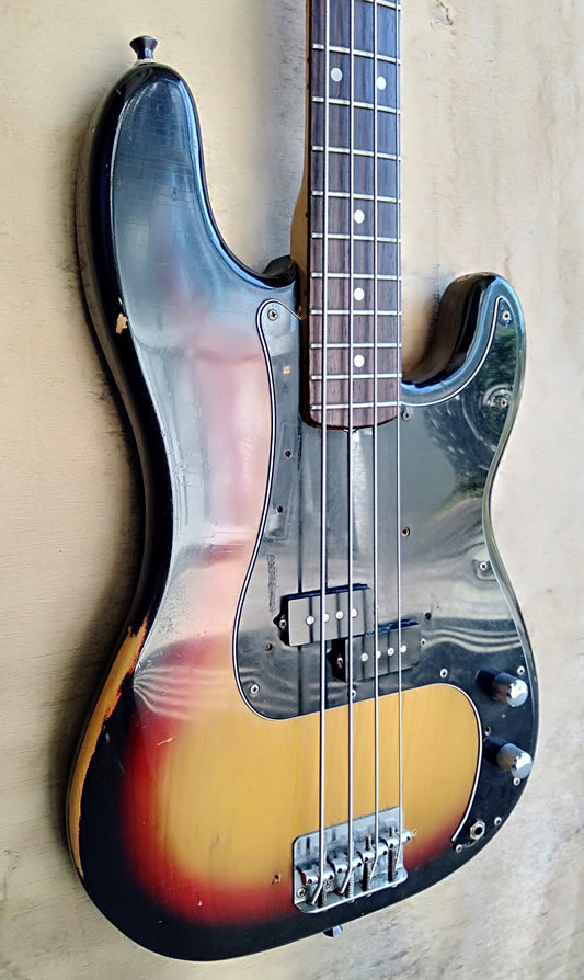 Fender P bass. 1974