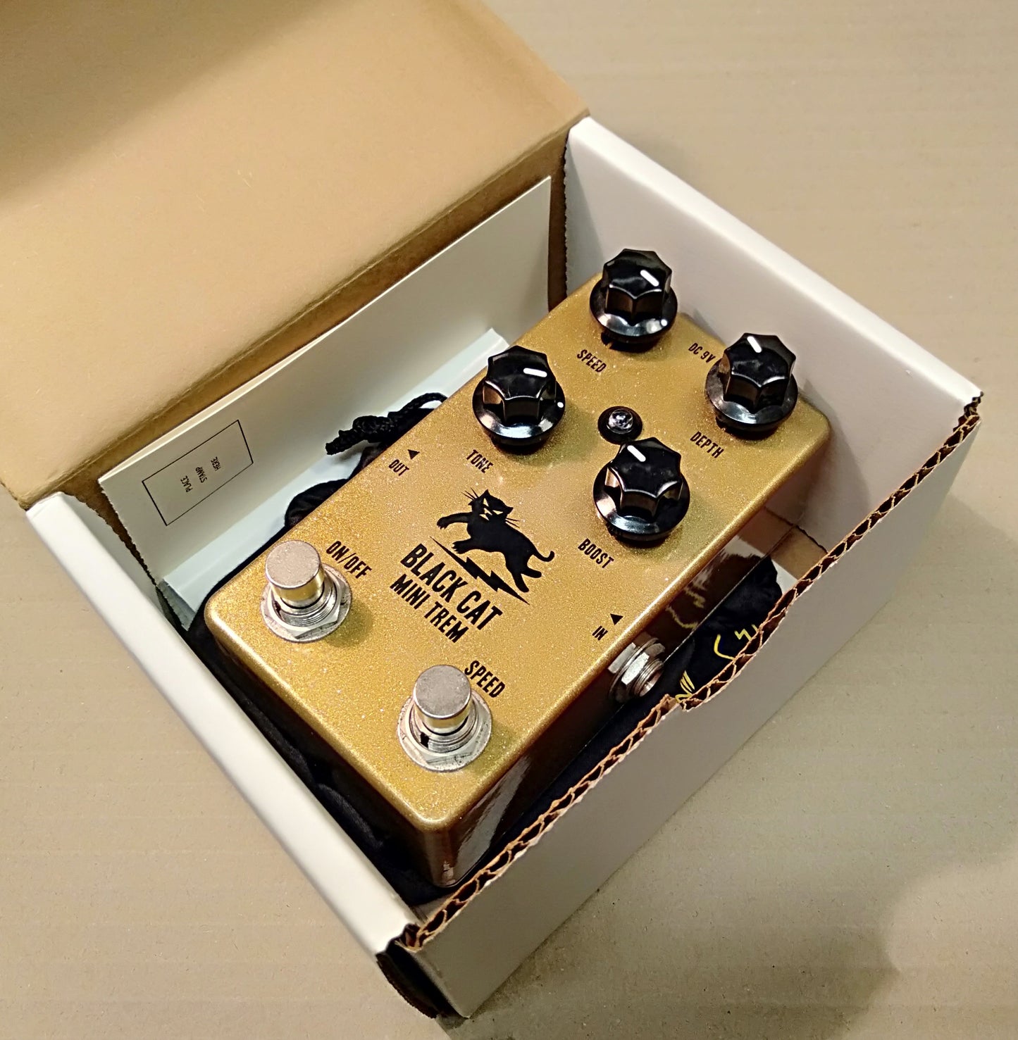 Black Cat Mini Trem. NOS