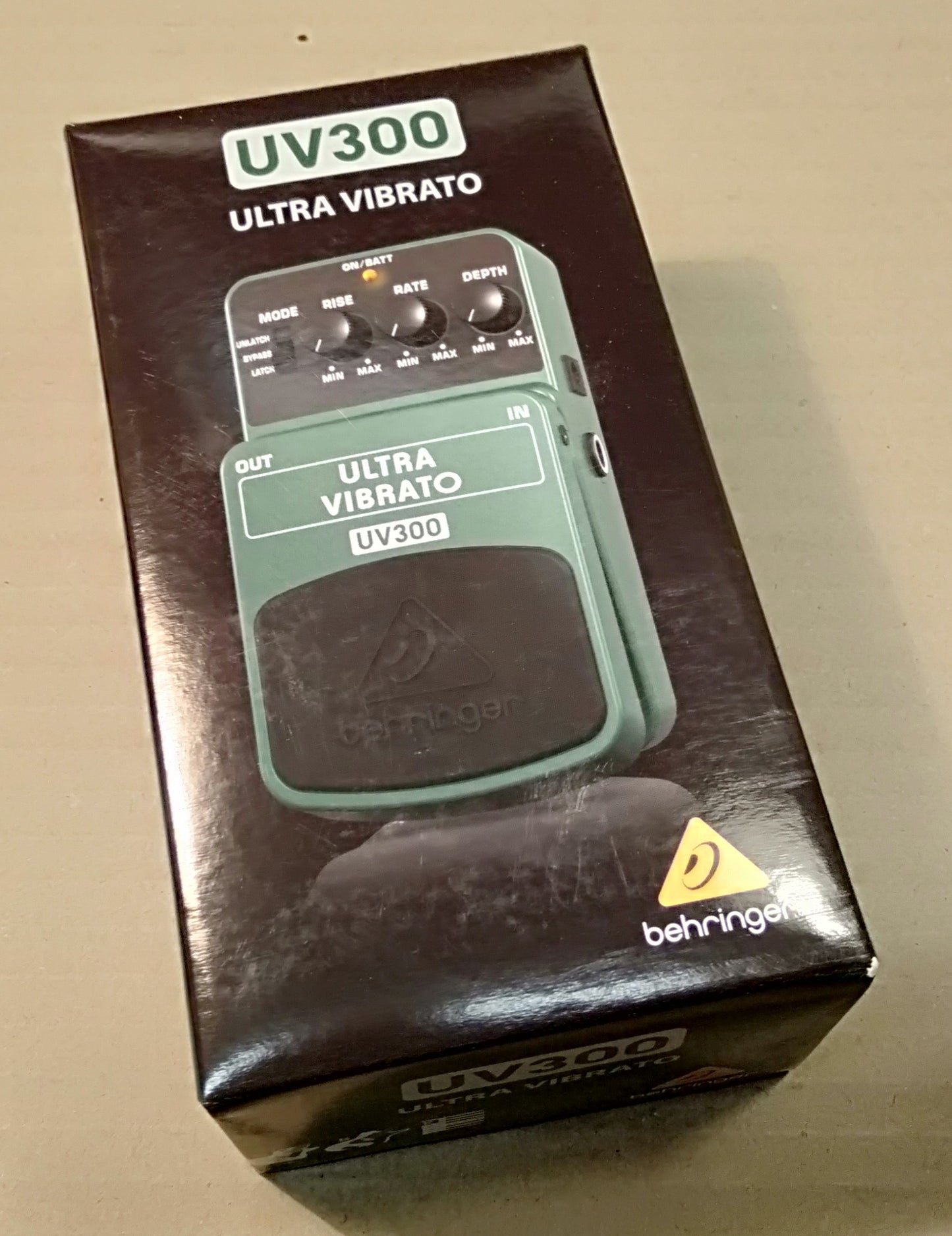 Behringer UV300. NOS