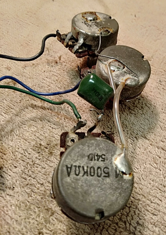 Vintage Japanese pots and wiring. 2nd hand