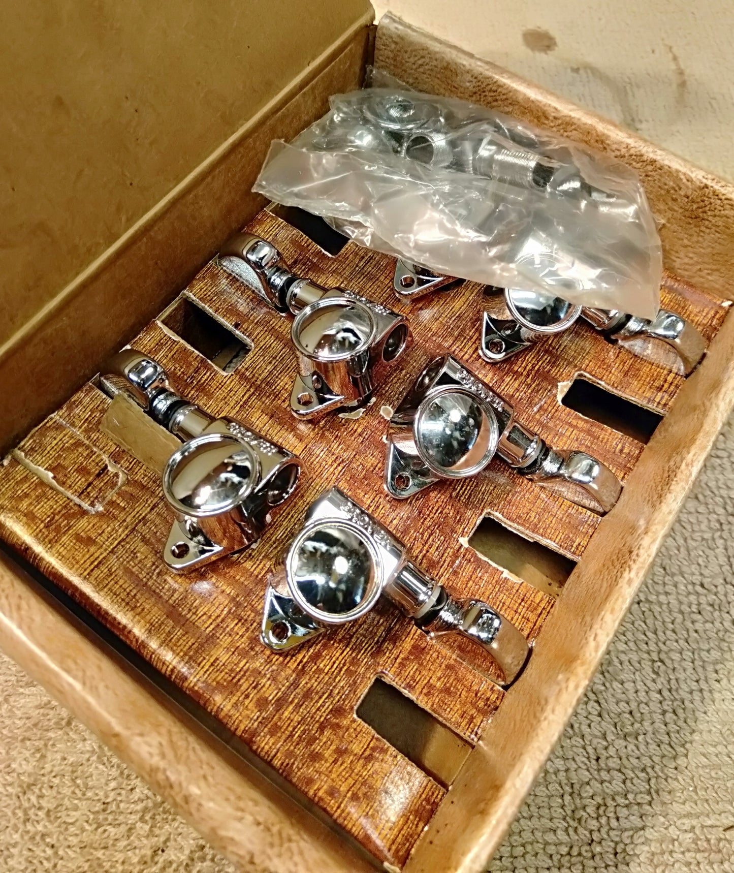 Grover Rotomatic tuners. NOS