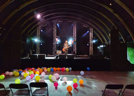 Ad soundchecks at The Triffid