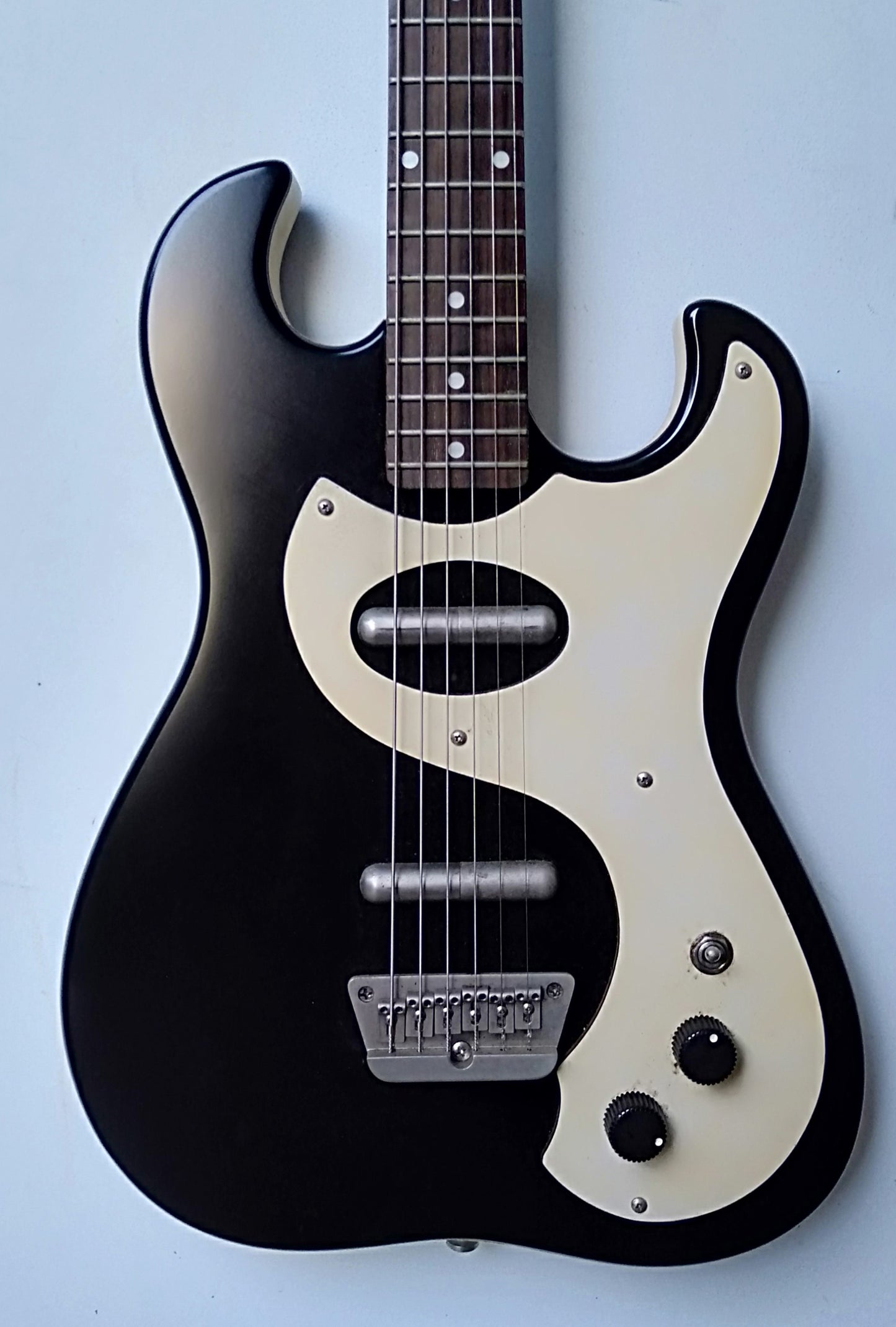 Danelectro '63 re-issue 2010