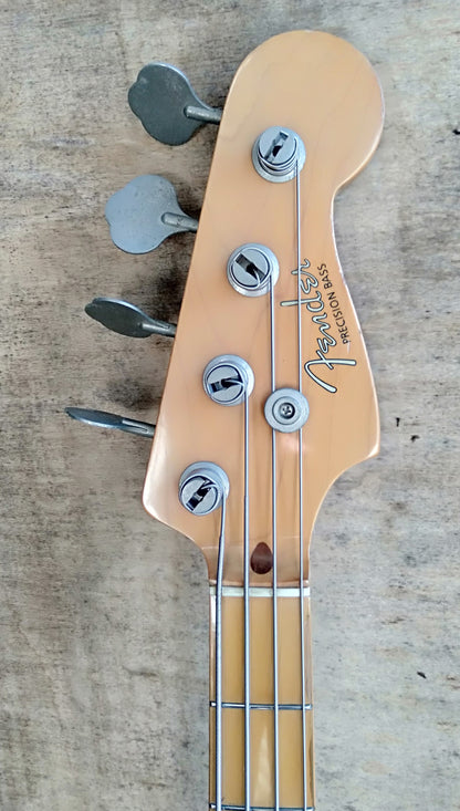Fender P bass. 1988