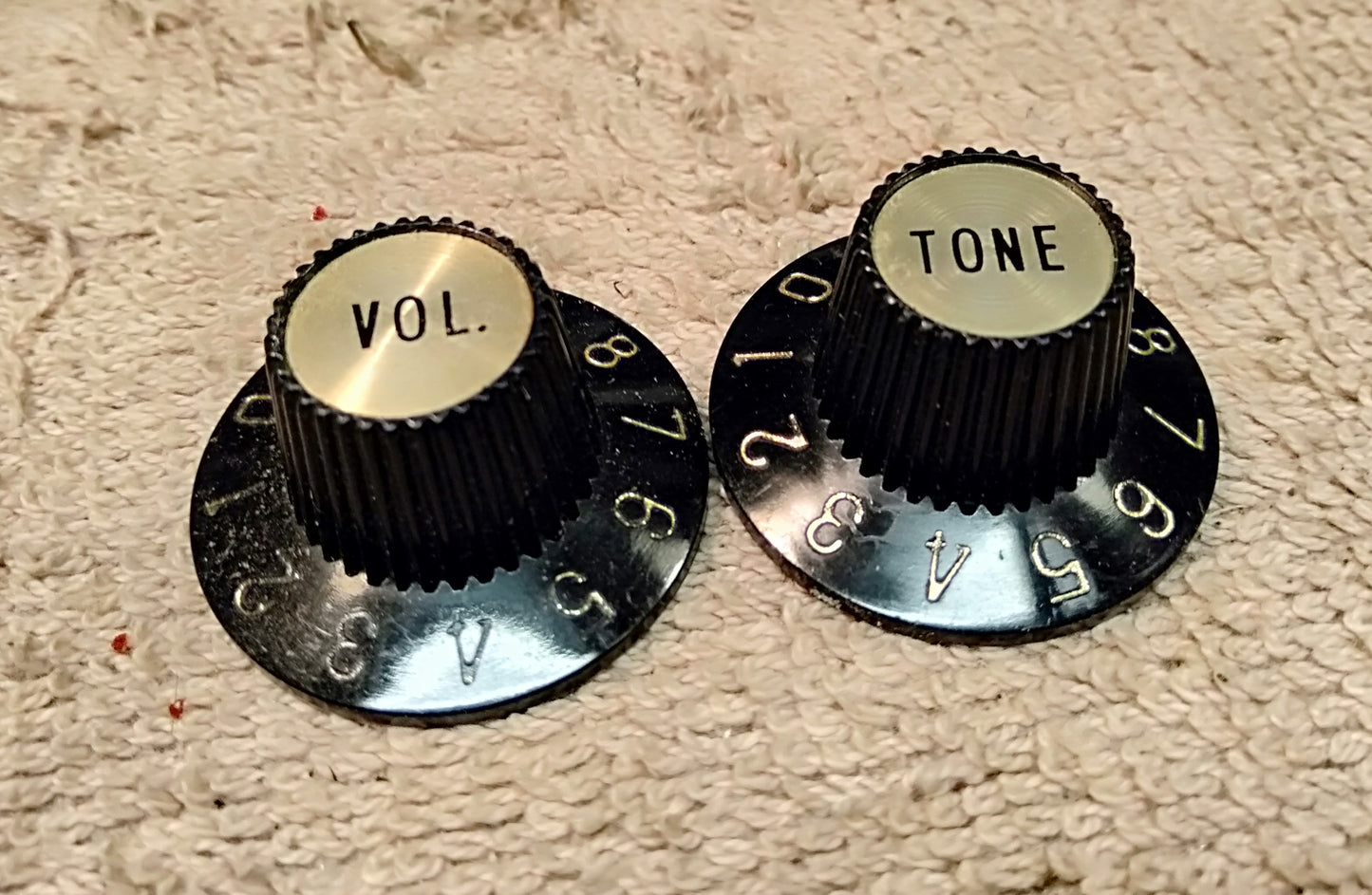 Knobs. 2nd hand