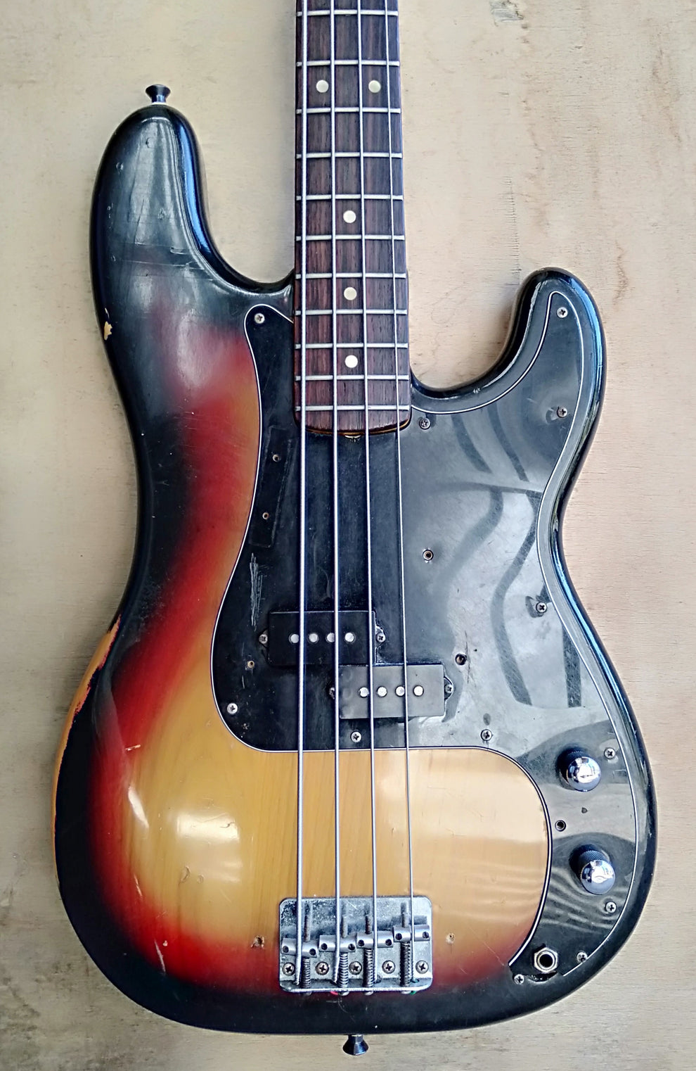 Fender P bass. 1974 – Tym Guitars Online