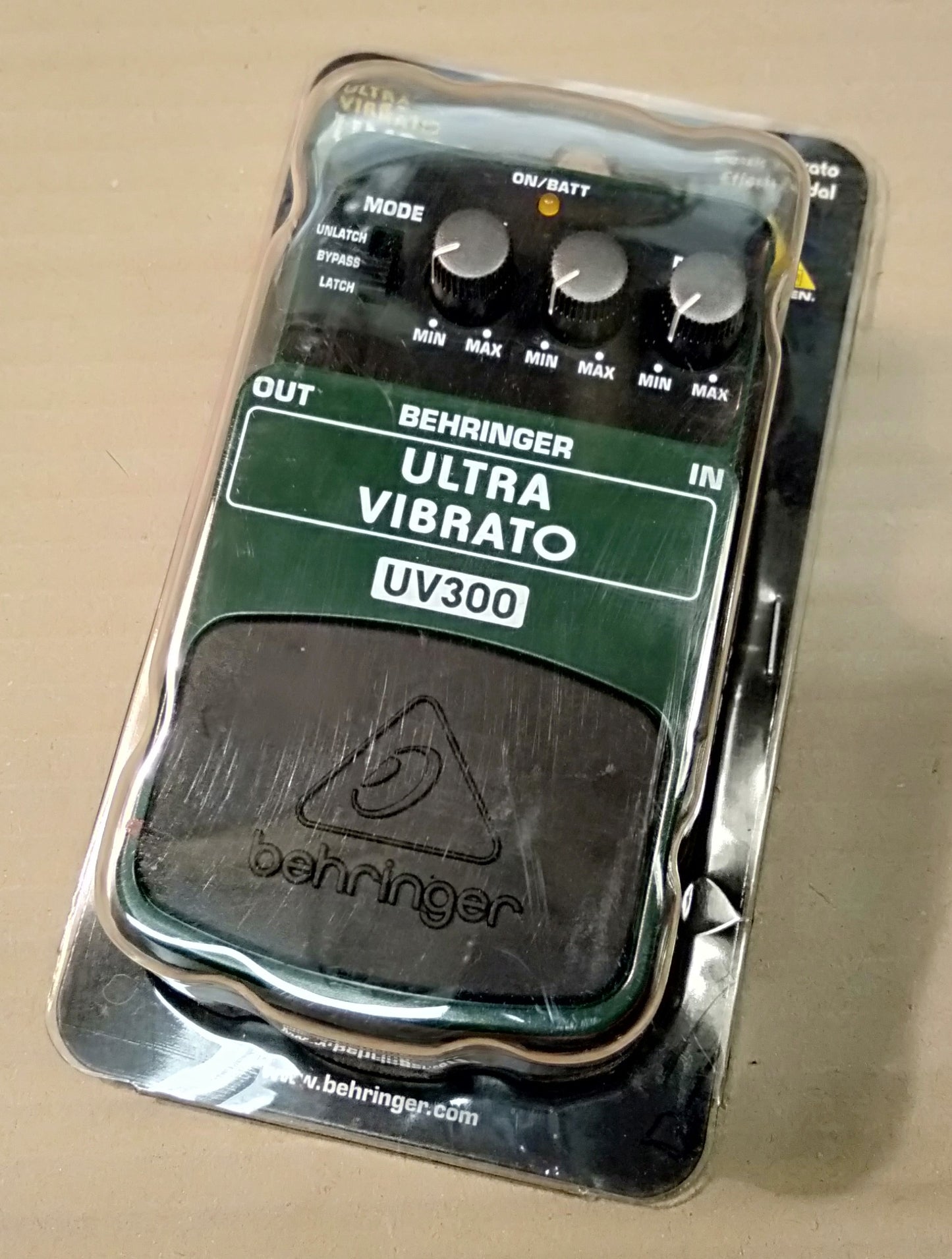 Behringer UV300. NOS