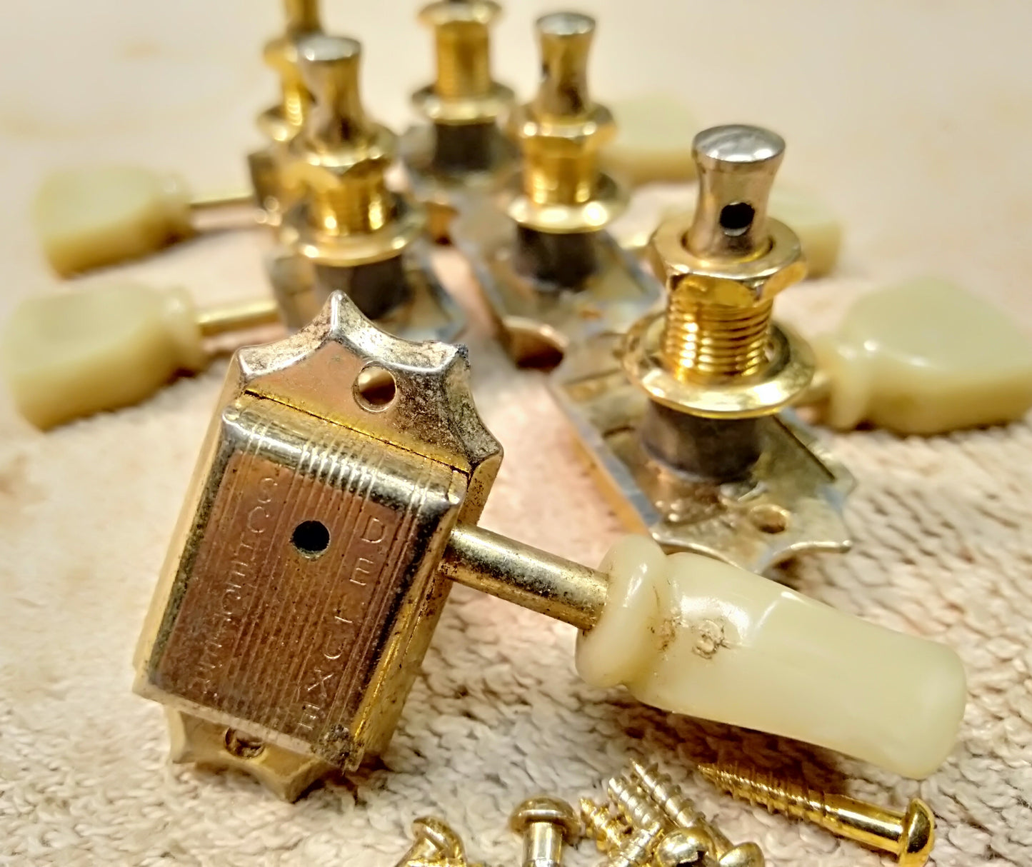 Schecter Deluxe tuners. 2nd hand