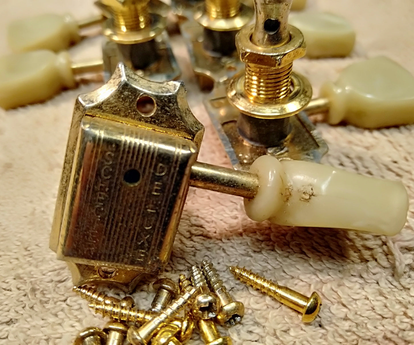 Schecter Deluxe tuners. 2nd hand