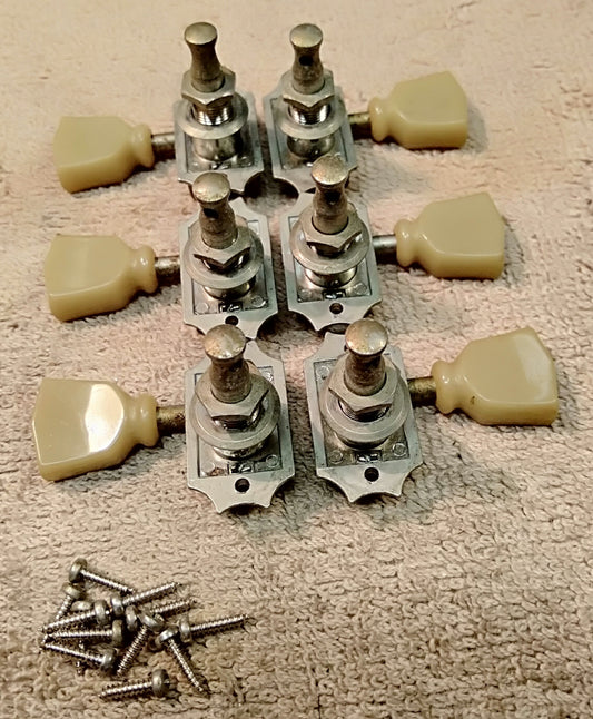 Gibson Deluxe tuners. 2nd hand