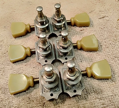 Gibson Deluxe tuners. 2nd hand