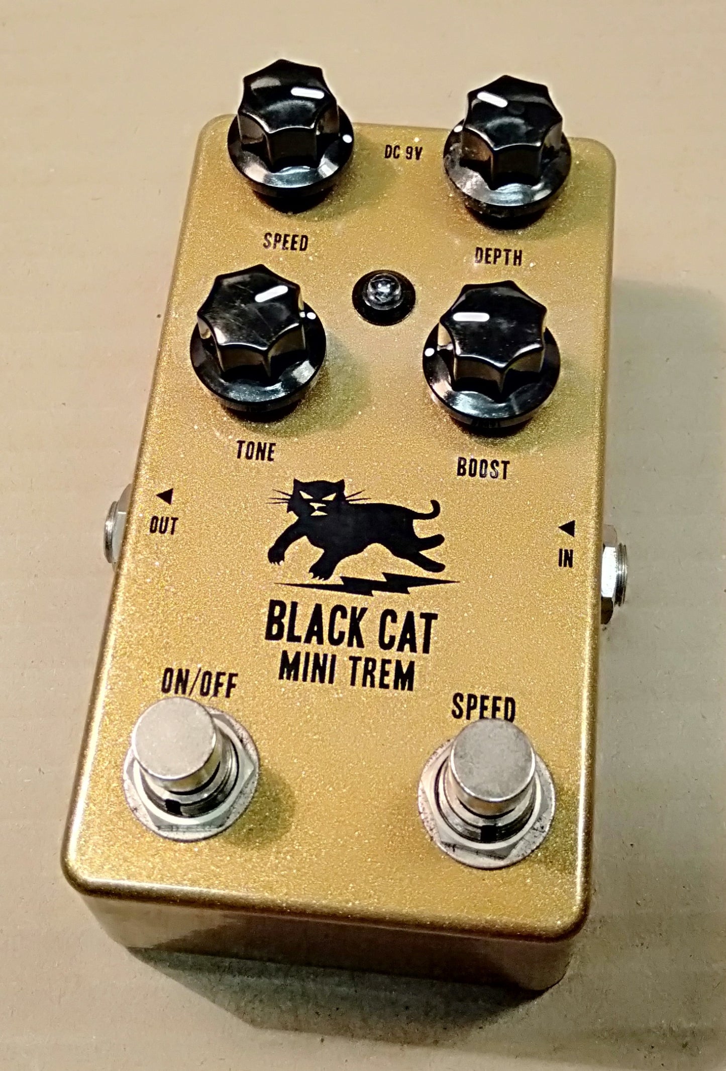 Black Cat Mini Trem. NOS