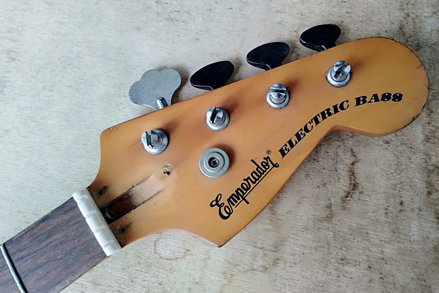 Bass neck. 2nd hand