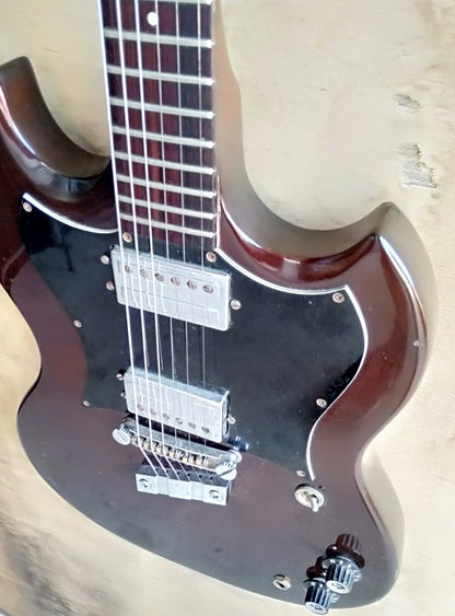 Guild S-90. 1976