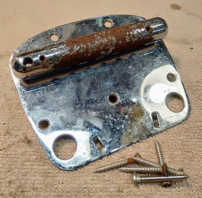 Fender Mustang vibrato. 2nd hand